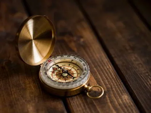 Bússolas apontam para norte geográfico em Londres