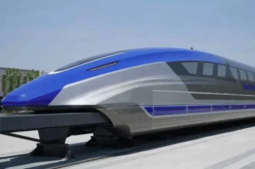 Trem flutuante da China azul e prata, com design aerodinâmico. Um transporte que pode desafiar viagens aéreas.